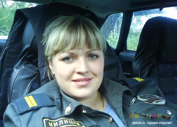 Сотрудницы полиции в День Милиции (12 фото)